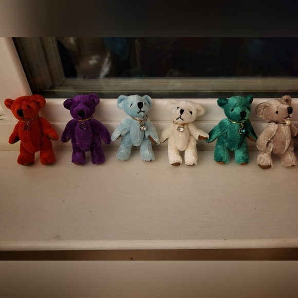 Russ Berrie set of 12 mini birthstone bears of the month - Picture 2 of 3